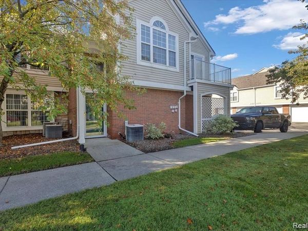 5452 PINE AIRES Drive, Sterling Heights, MI 48314