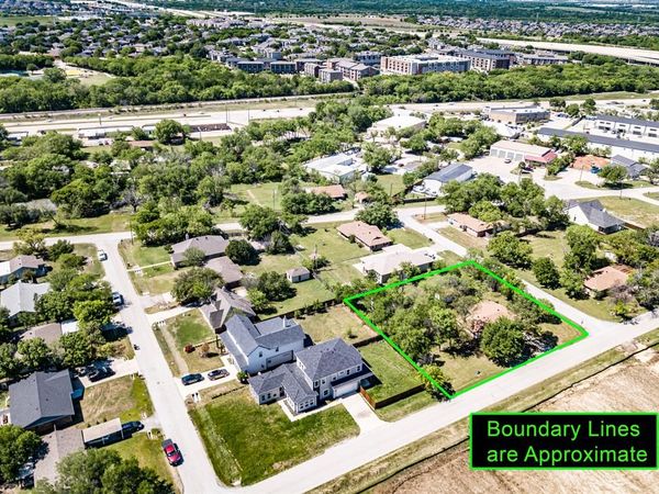 913 N Walnut Street, Roanoke, TX 76262