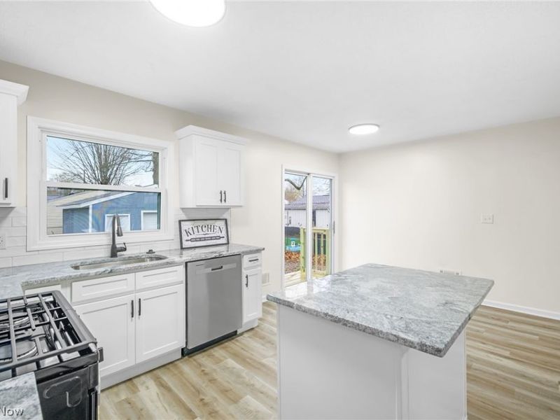 1155 Stanwood Avenue , Akron, OH 44314 Photo 14