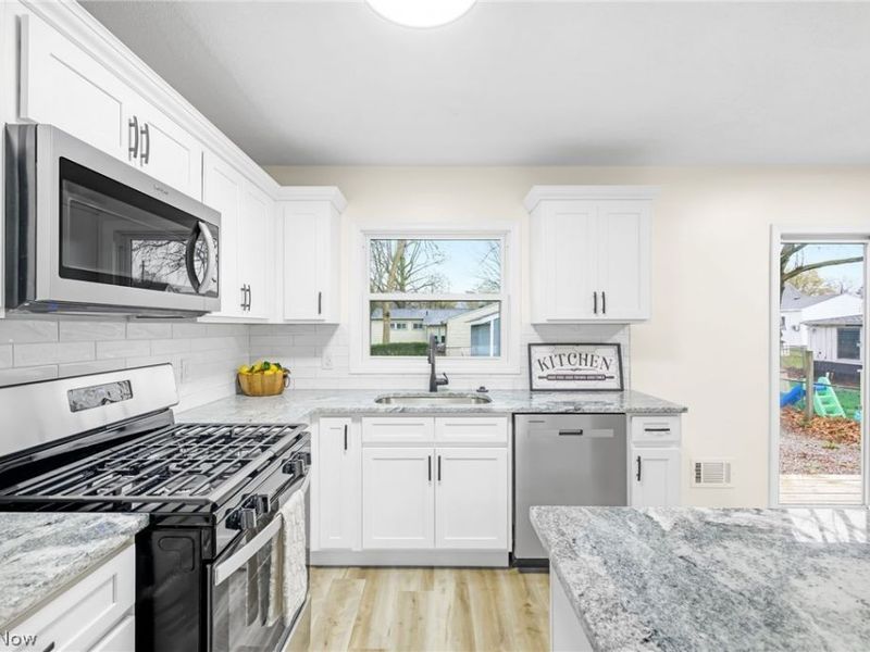 1155 Stanwood Avenue , Akron, OH 44314 Photo 15