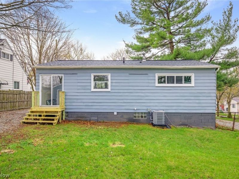 1155 Stanwood Avenue , Akron, OH 44314 Photo 5