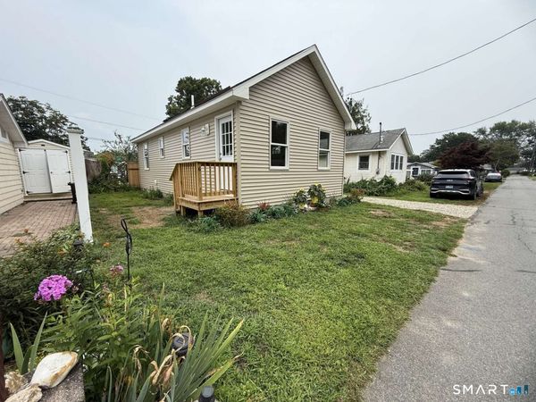 6 First , Madison, CT 06443