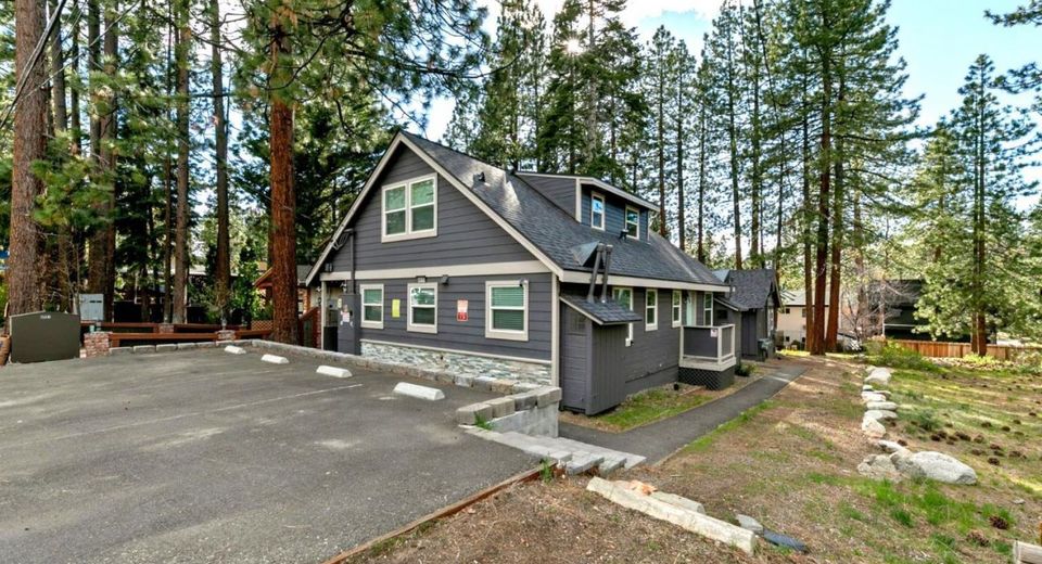 4085 Manzanita Avenue, South Lake Tahoe, CA 96150 Photo