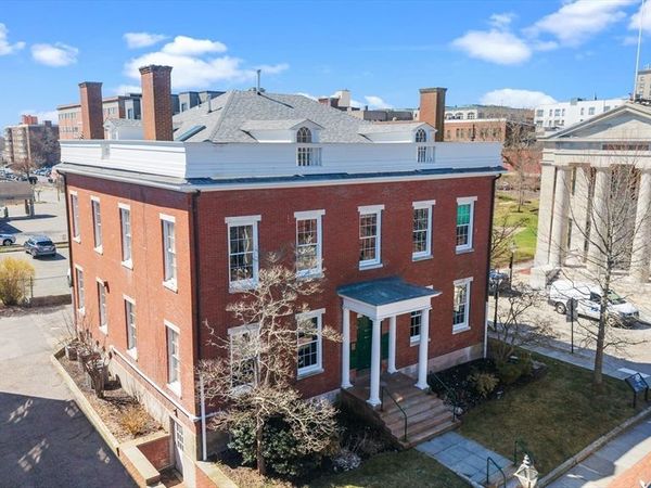 30-32 William St, Unit 1-4, New Bedford, MA 02740