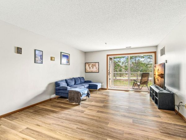 1215 Ferndale Street N, Unit A12, Maplewood, MN 55119