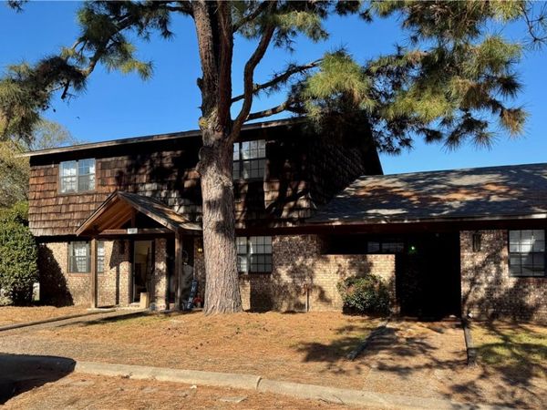 3100 W E Street , Russellville, AR 72801