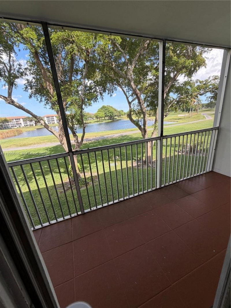 301 SW 135th Ave, Unit 209C, Pembroke Pines, FL 33027 Main Photo