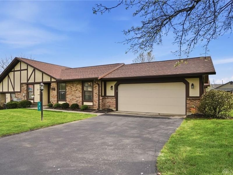 34 Tamarack Trail, Springboro, OH 45066 Photo 2