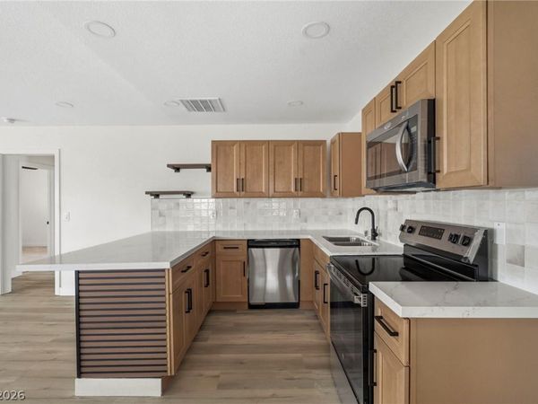 141 N 19th Street, Las Vegas, NV 89101