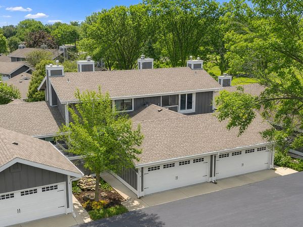 10 W Windsor Court, Sugar Grove, IL 60554