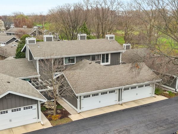 10 W Windsor Court , Sugar Grove, IL 60554