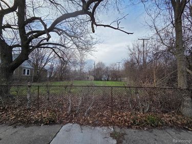 256-2 CEDARDALE Avenue, Pontiac, MI 48341