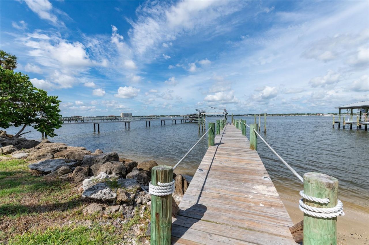 2904 S Peninsula Dr, Daytona Beach Shores, FL 32118 Photo