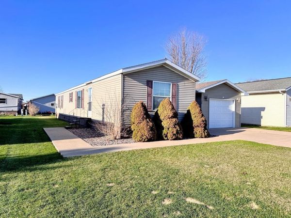 33166 Larry Lane, Unit 30, Prairie Du Chien, WI 53821