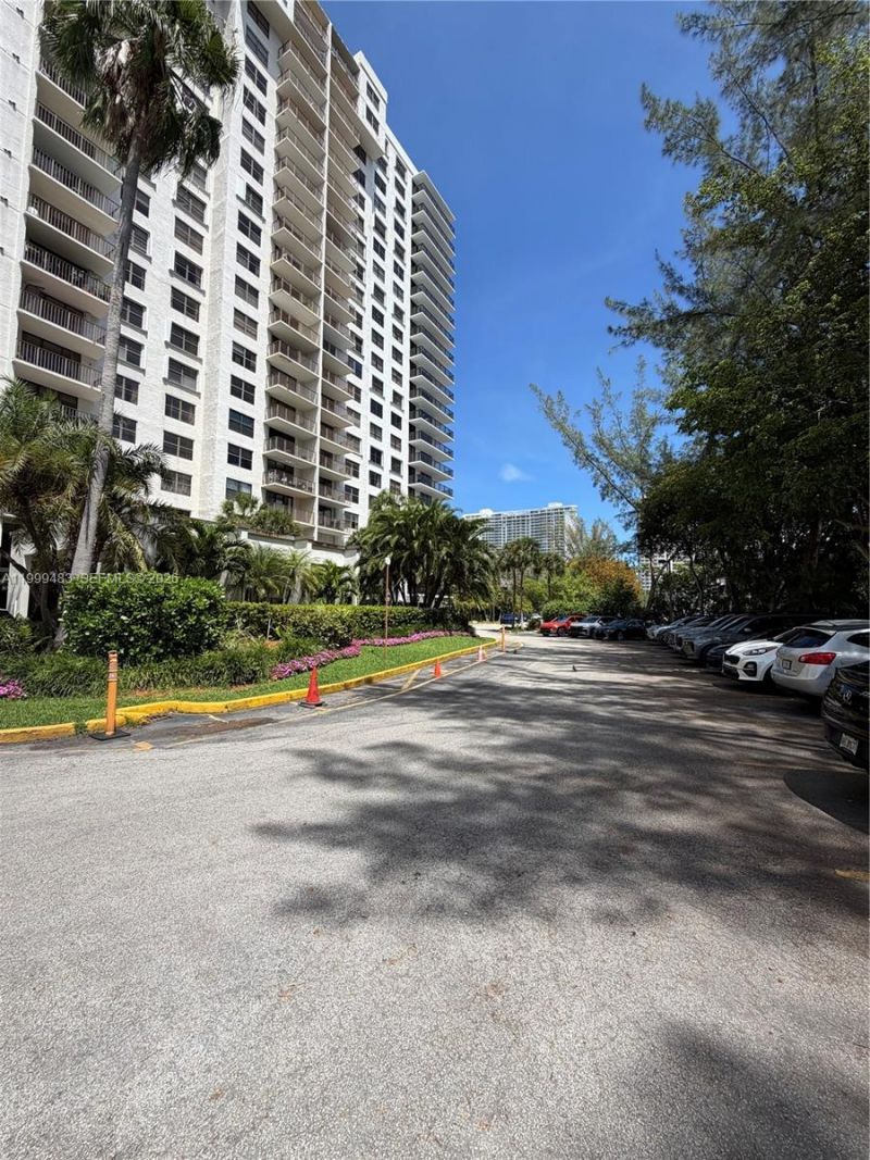 18151 NE 31st Ct, Unit 505, Aventura, FL 33160 Photo