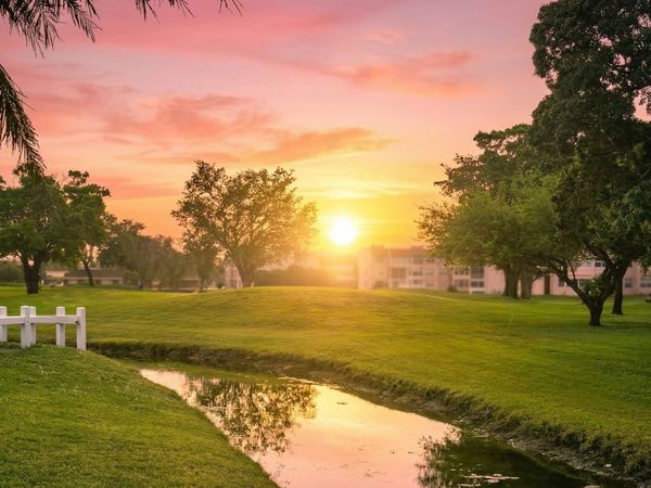 9501 Sunrise Lakes Boulevard, Unit 305, Sunrise, FL 33322