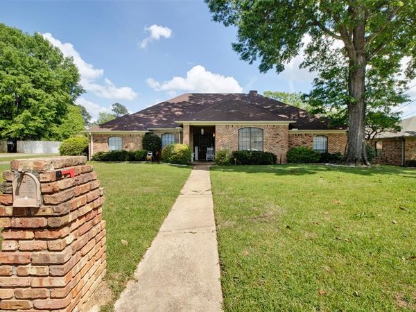 902 Kingsbury Court, Longview, TX 75604