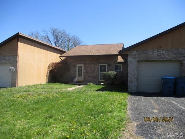 130 Sandridge Drive , Collinsville, IL 62234