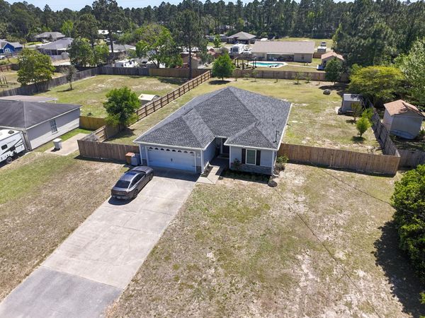 8271 Tavira Street, Navarre, FL 32566