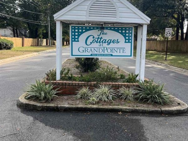 192 Wildflower Ln, Pensacola, FL 32514