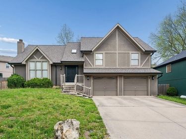 14611 Killarney Lane, Smithville, MO 64089