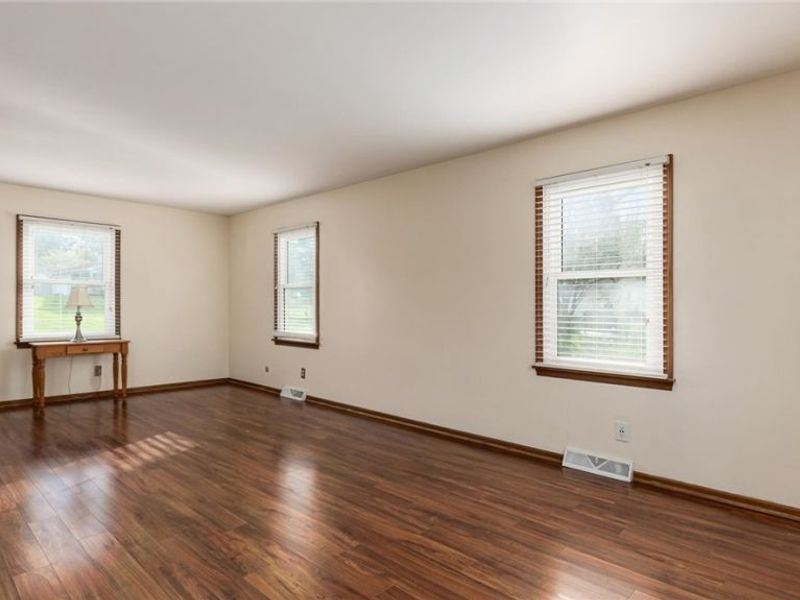 3245 Circle Court, Zanesville, OH 43701 Photo 6