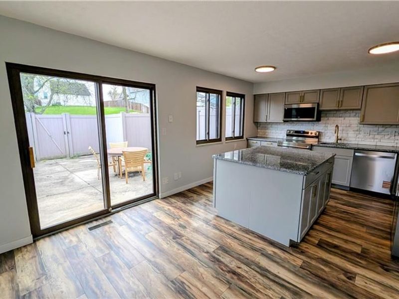 6032 Cinnamon Tree Court, Englewood, OH 45322 Photo 10