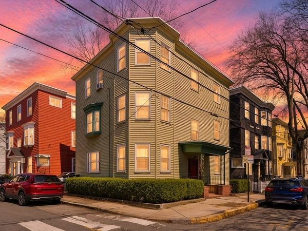 35 Eustis St, Cambridge, MA 02140