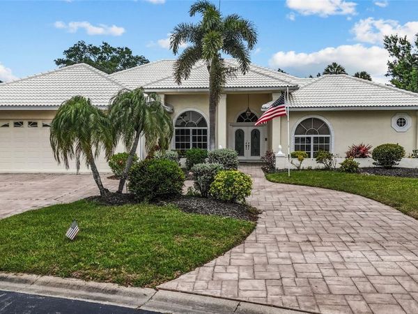832 CARNOUSTIE DRIVE, VENICE, FL 34293