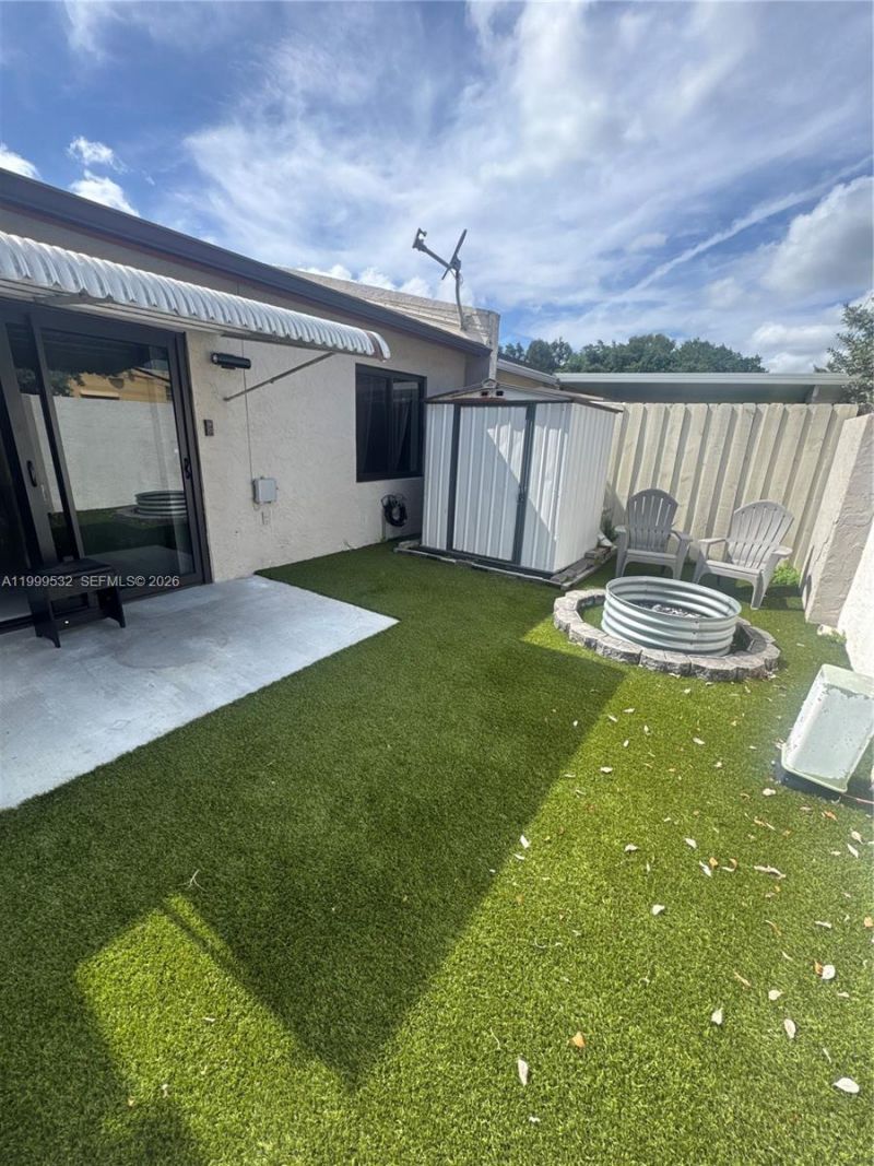 1751 NW 92nd Ave, Pembroke Pines, FL 33024 Photo