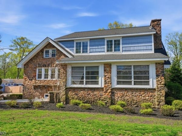 905 N Washington Ave, Green Brook, NJ 08812