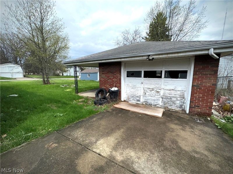 708 Miller Street, Youngstown, OH 44502 Photo 3