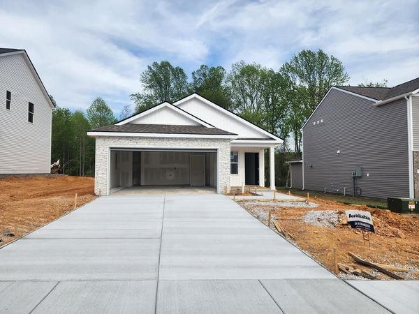 305 279 London Court, Baxter, TN 38544