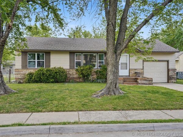 106 W 7th Street, Owasso, OK 74055