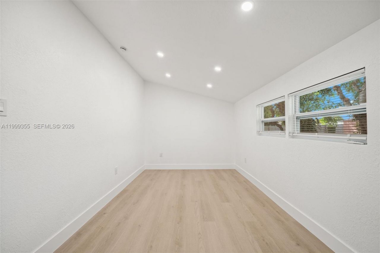 3061 NW 2nd St, Fort Lauderdale, FL 33311 Photo