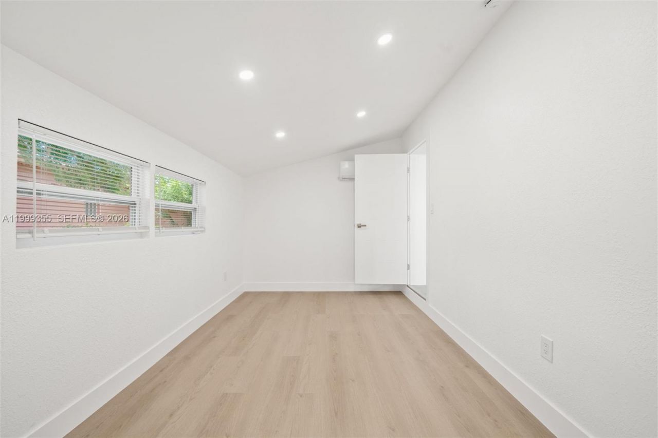 3061 NW 2nd St, Fort Lauderdale, FL 33311 Photo