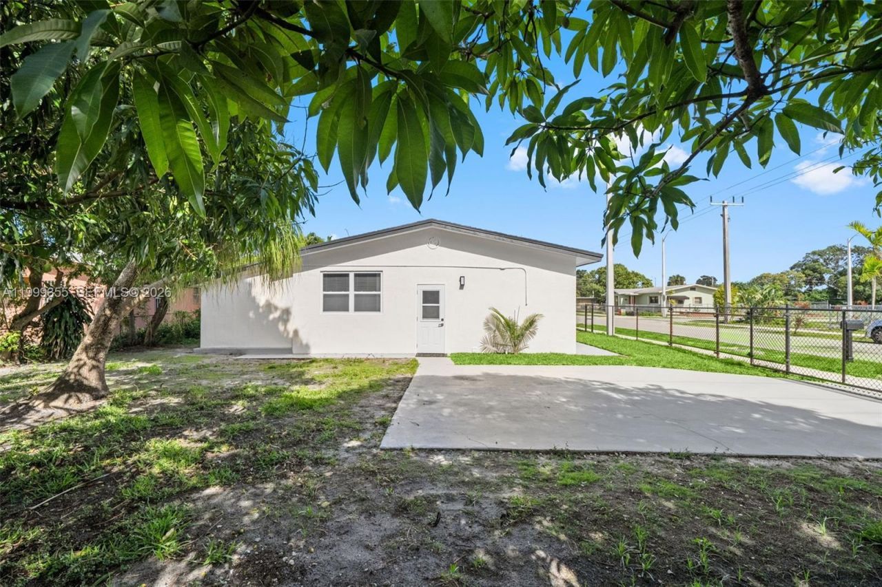3061 NW 2nd St, Fort Lauderdale, FL 33311 Photo