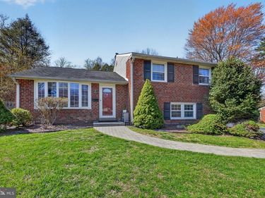 305 SOMERSET PLACE, WALLINGFORD, PA 19086