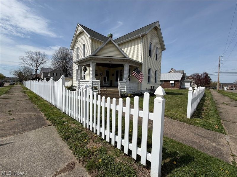 103 W Shafer Avenue, Dover, OH 44622 Photo 2