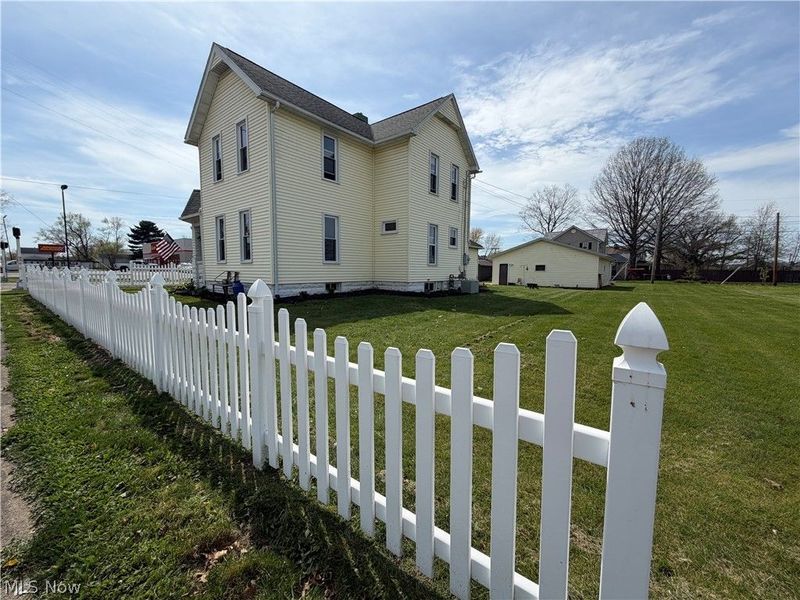 103 W Shafer Avenue, Dover, OH 44622 Photo 4