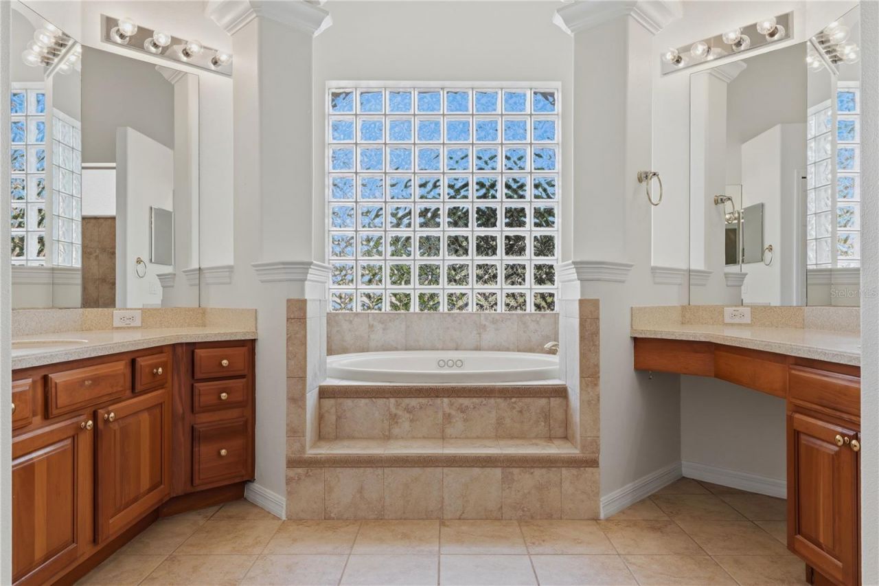 10513 Bermuda Isle Drive, Tampa, FL 33647 Photo