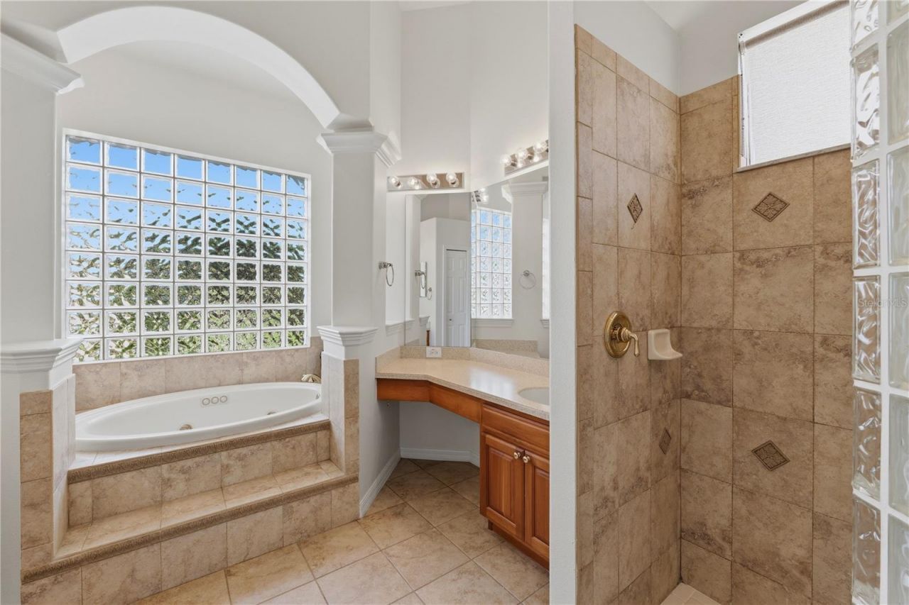 10513 Bermuda Isle Drive, Tampa, FL 33647 Photo