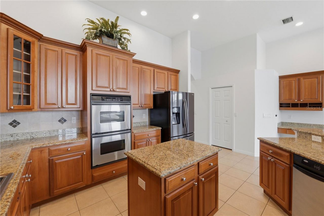 10513 Bermuda Isle Drive, Tampa, FL 33647 Photo