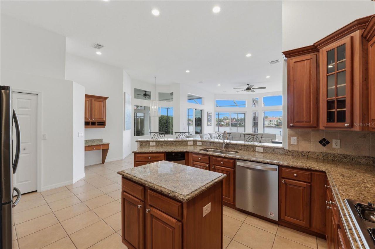 10513 Bermuda Isle Drive, Tampa, FL 33647 Photo