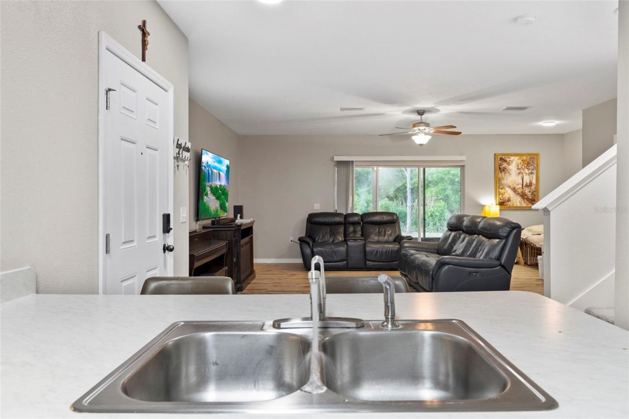 9718 Hound Chase Drive, Gibsonton, FL 33534 Photo