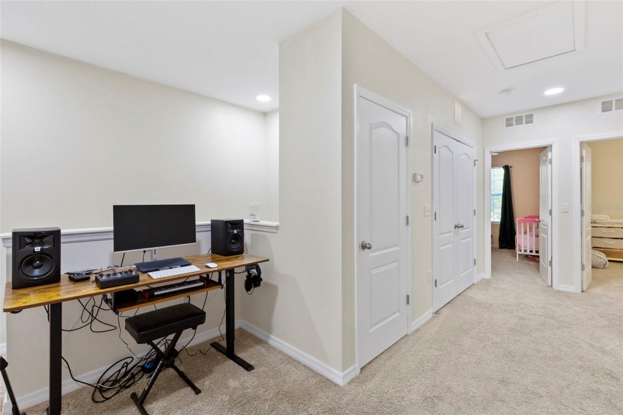 9718 Hound Chase Drive, Gibsonton, FL 33534 Photo