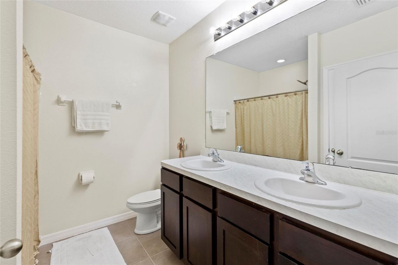 9718 Hound Chase Drive, Gibsonton, FL 33534 Photo