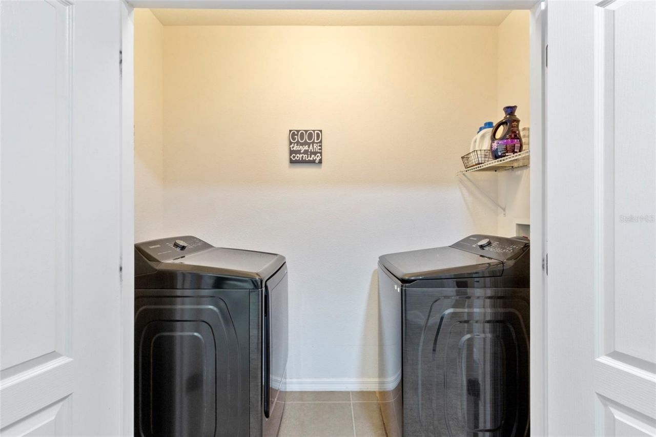 9718 Hound Chase Drive, Gibsonton, FL 33534 Photo