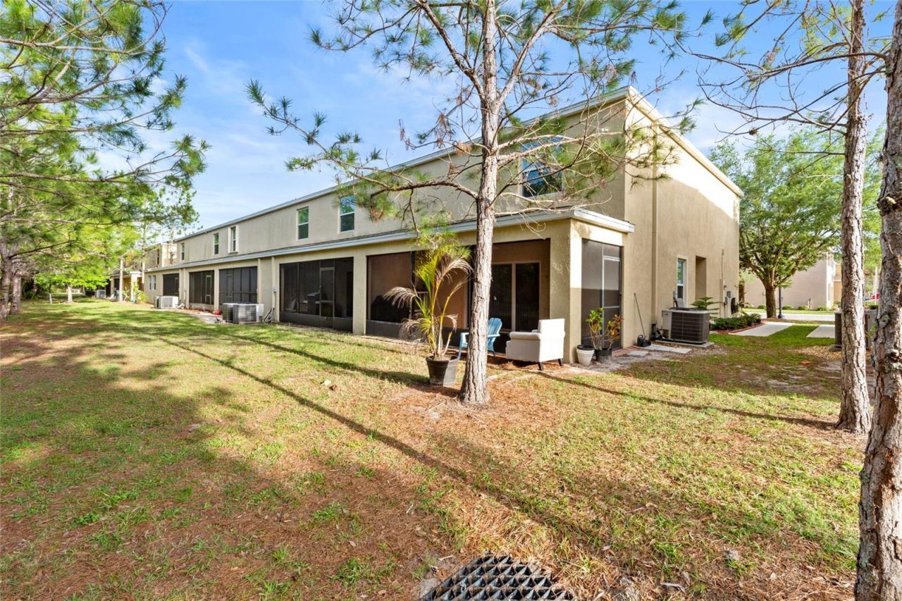 9718 Hound Chase Drive, Gibsonton, FL 33534 Photo