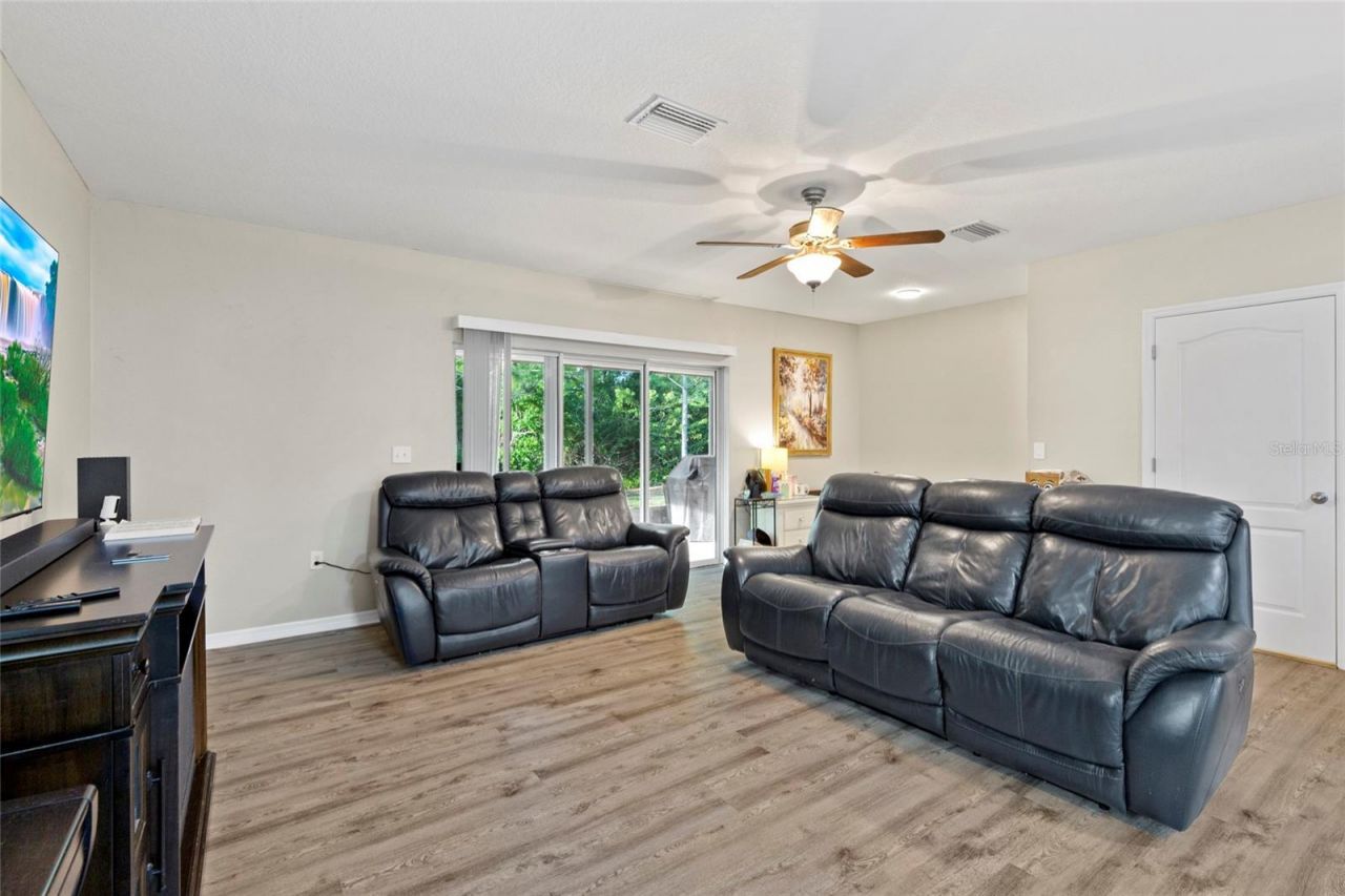 9718 Hound Chase Drive, Gibsonton, FL 33534 Photo